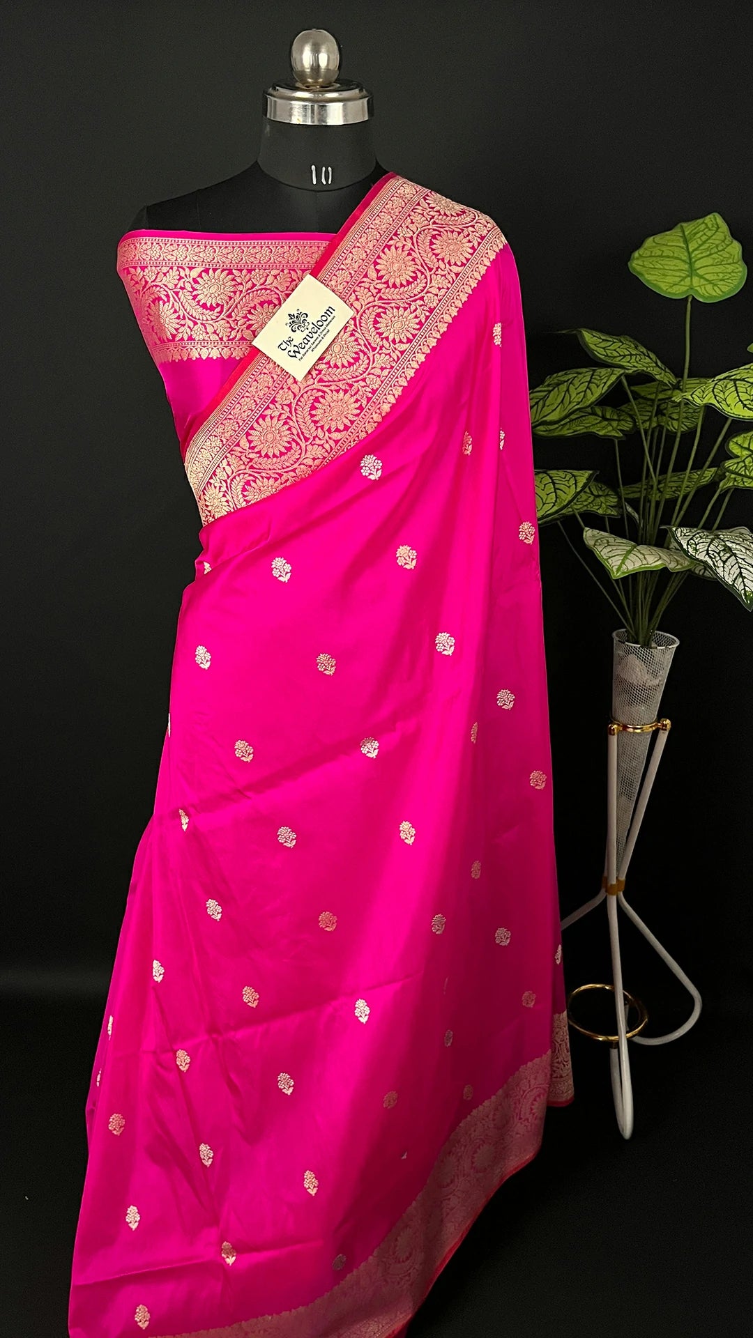 Rani - Pure Katan Silk Handloom Banarasi Saree With Gold Zari Floral Buti & Rich Pallu - The Weaveloom