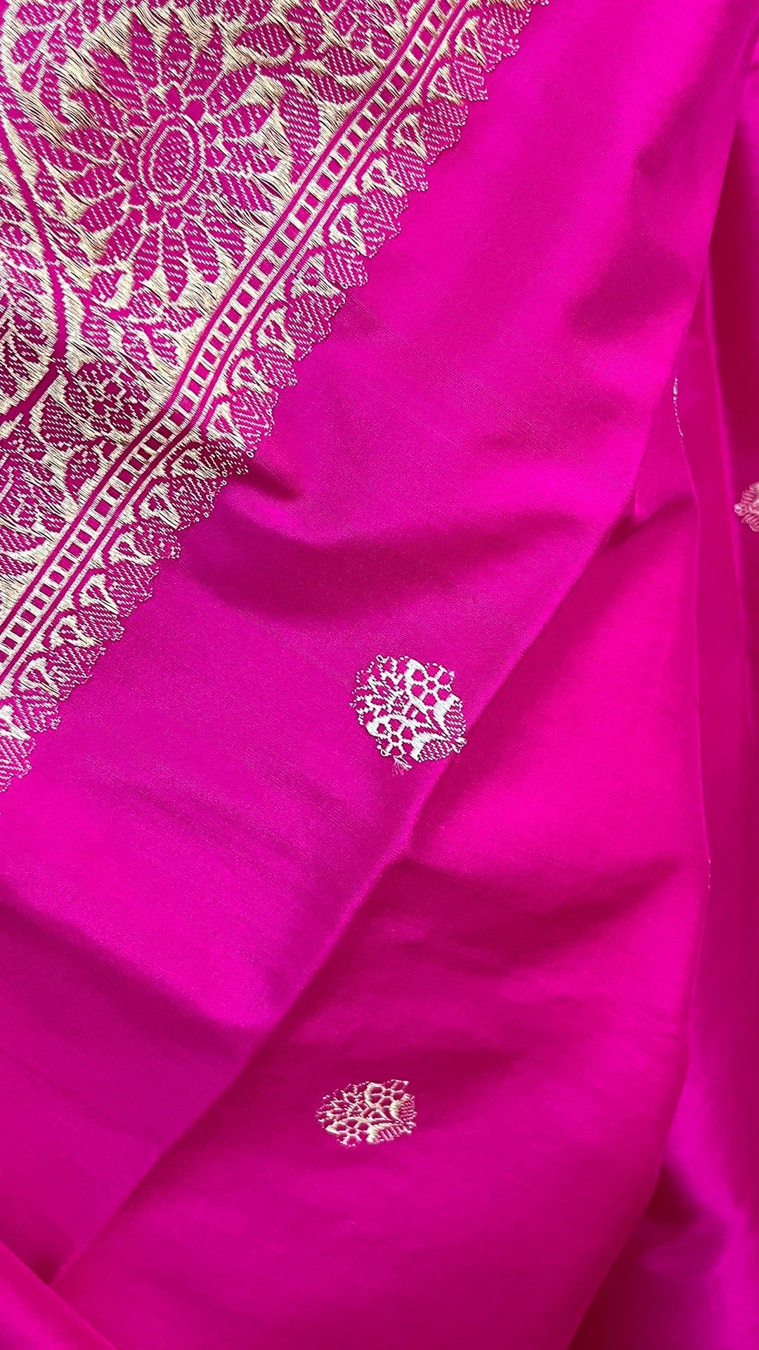 Rani - Pure Katan Silk Handloom Banarasi Saree With Gold Zari Floral Buti & Rich Pallu - The Weaveloom