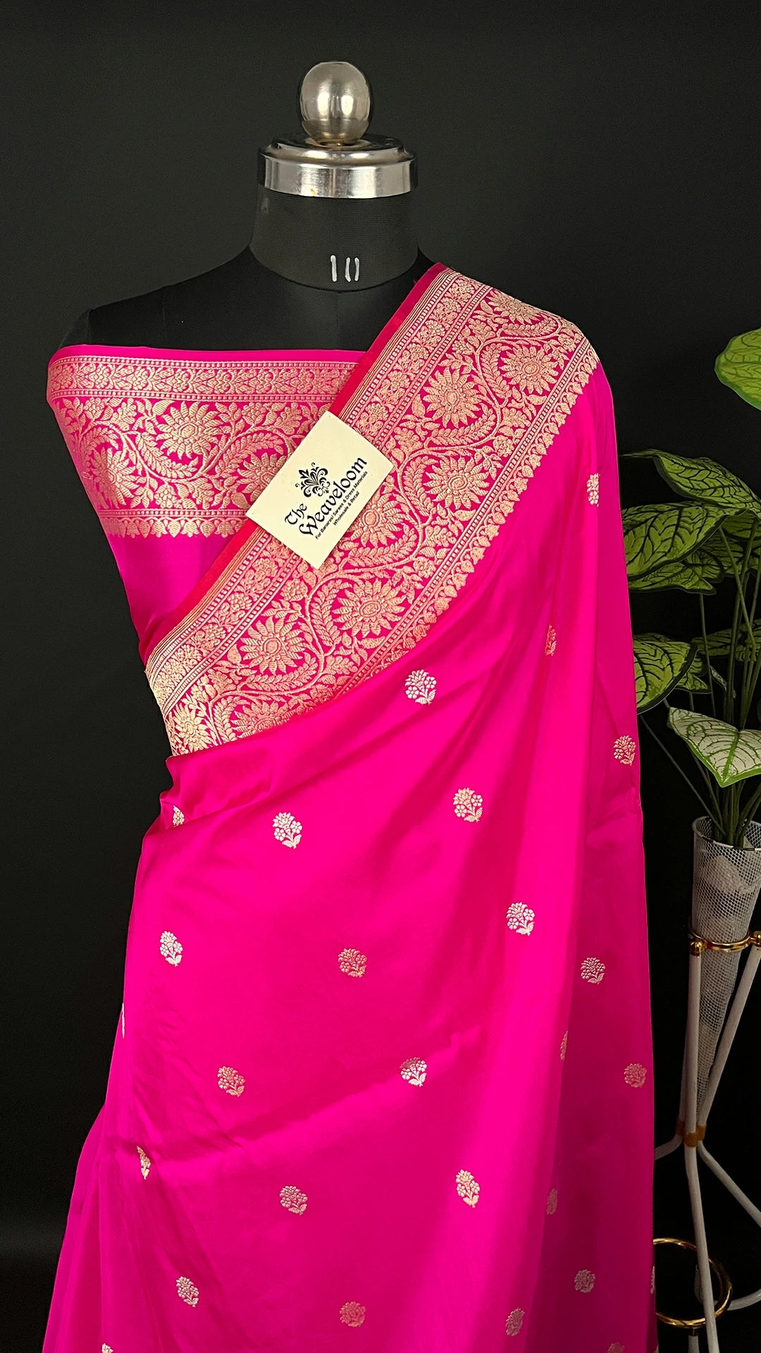Rani - Pure Katan Silk Handloom Banarasi Saree With Gold Zari Floral Buti & Rich Pallu - The Weaveloom