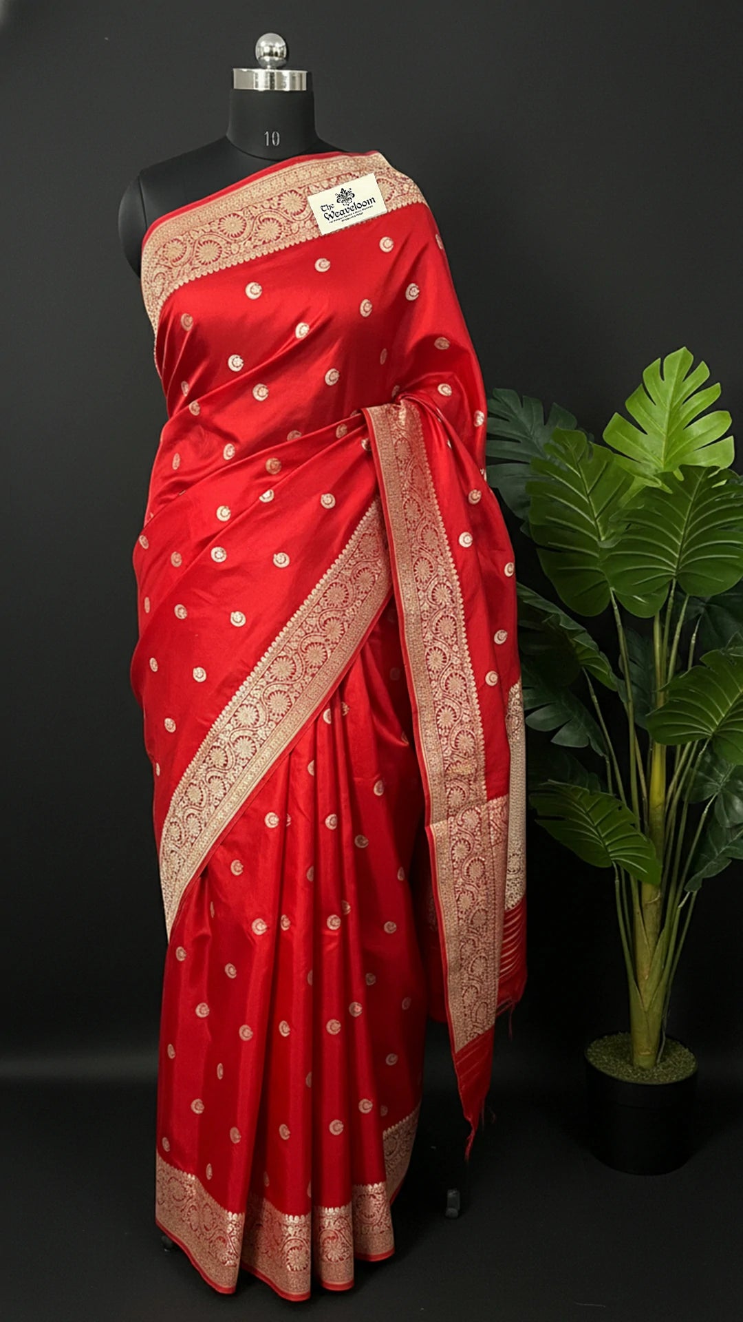 Red Katan Silk Kadwa Handloom Banarasi Saree Chand Tara Buti The Weaveloom