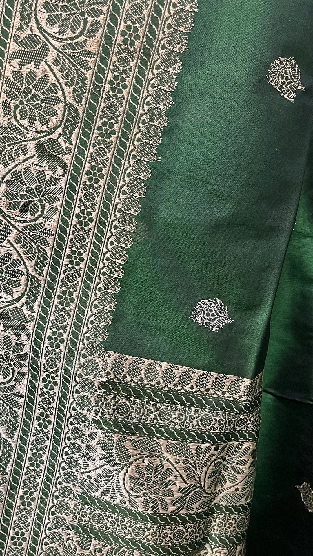 Bottle Green Pure Katan Silk Sona Rupa Zari Buti Handloom Banarasi Saree by The Weaveloom