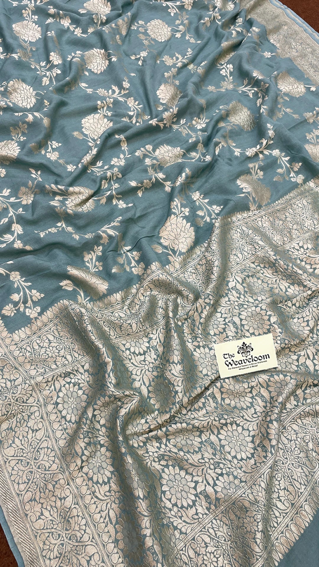 Dusty Green Pure Munga Silk Banarasi Saree with Elegant Floral Jaal Work by The Weaveloom
