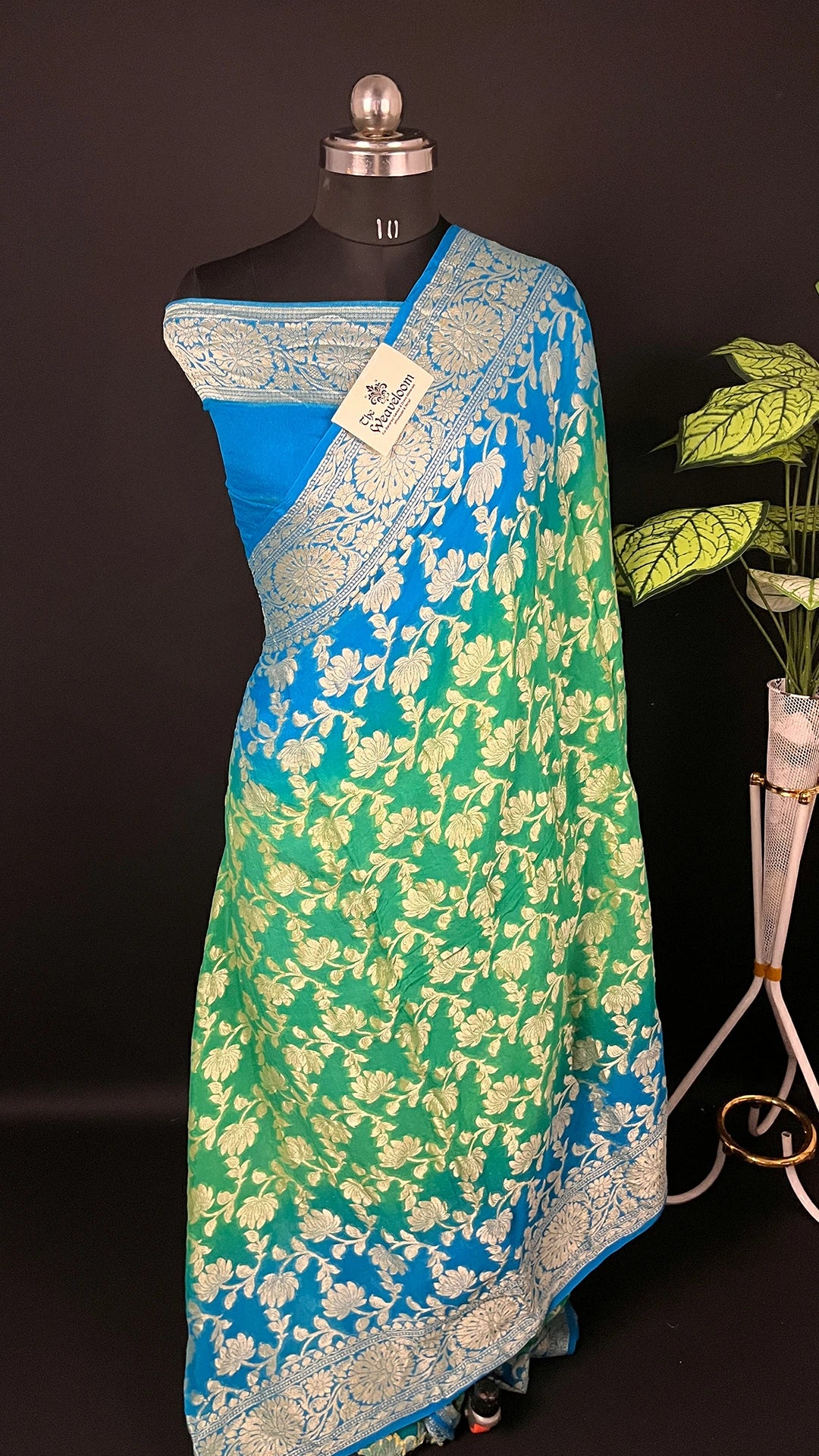Green & Firozi Dual Tone Floral Zari Pure Crepe Georgette Banarasi Saree by The Weaveloom