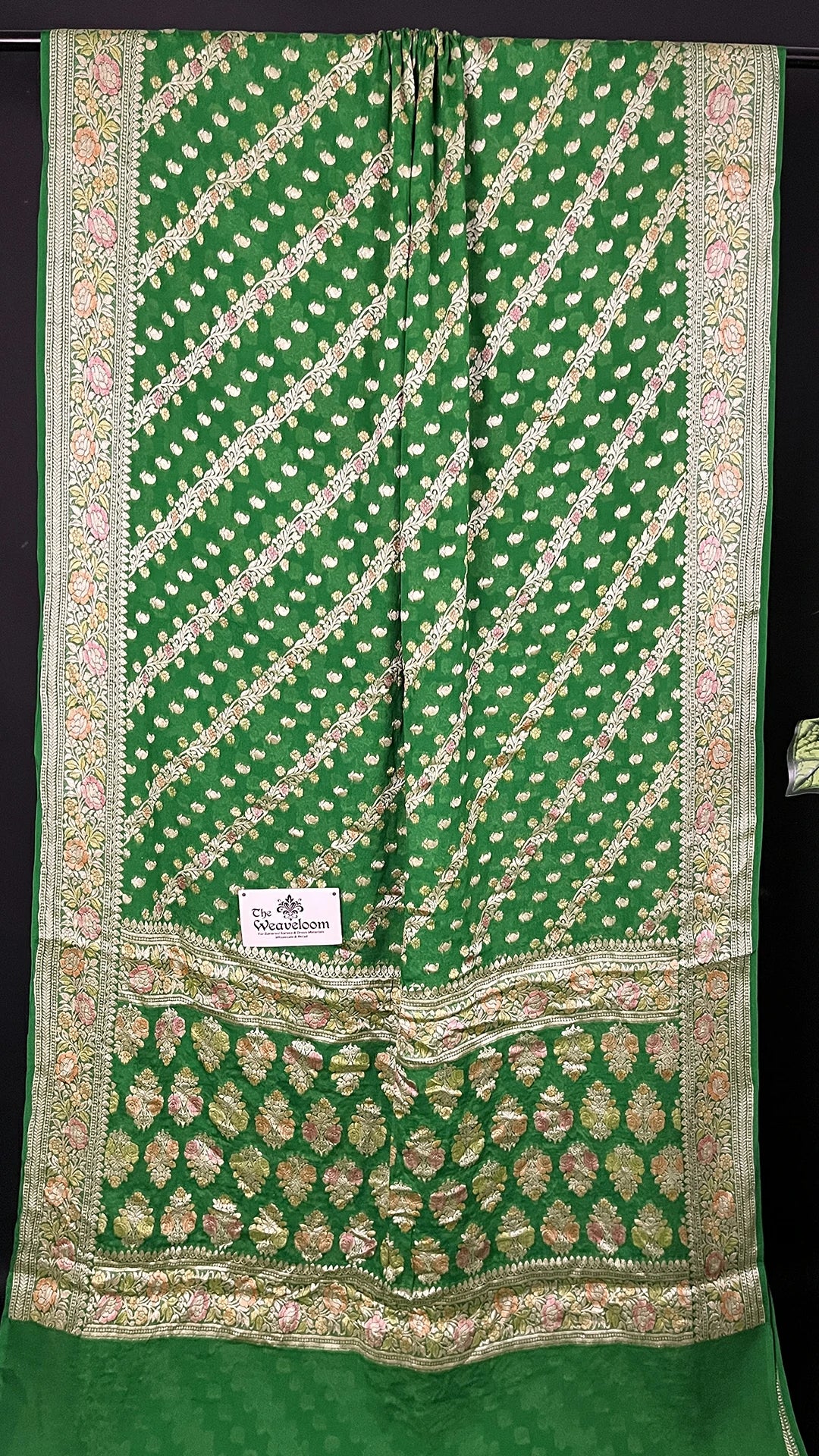 Green Pure Crepe Georgette Banarasi Saree With Handbrush Dye Floral Detailing And Zari Border – The Weaveloom