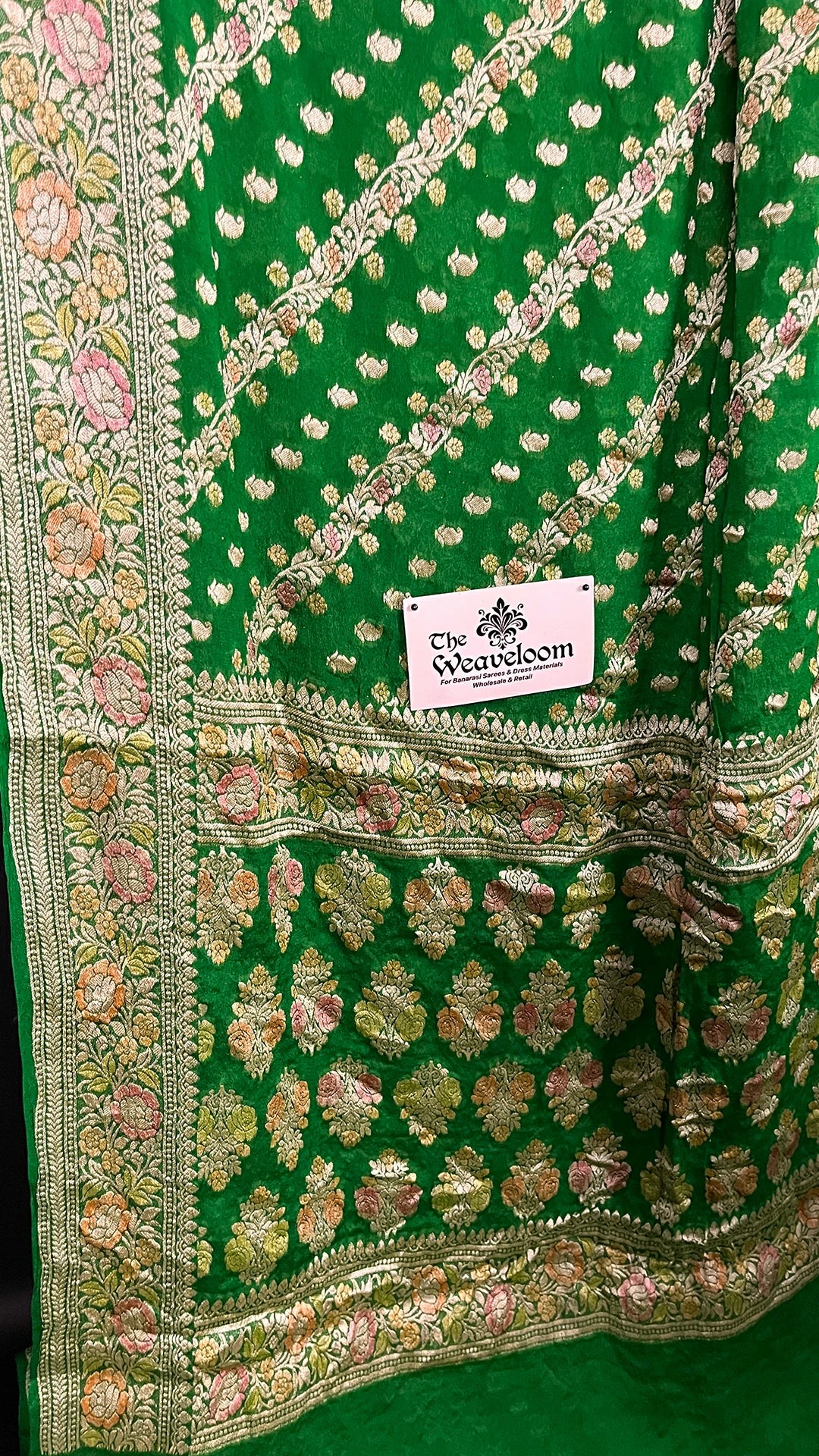 Green Pure Crepe Georgette Banarasi Saree With Handbrush Dye Floral Detailing And Zari Border – The Weaveloom