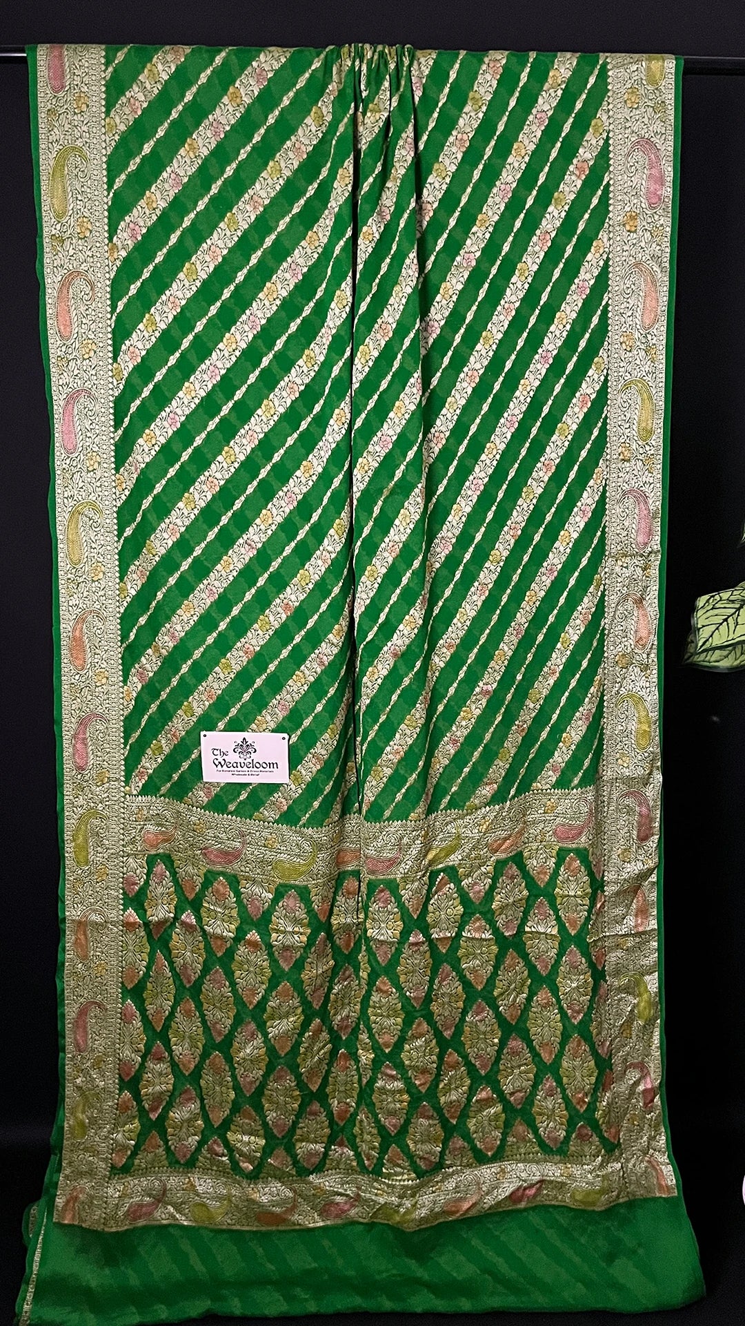 Green Pure Crepe Georgette Banarasi Saree Handbrush Zari Work - The Weaveloom