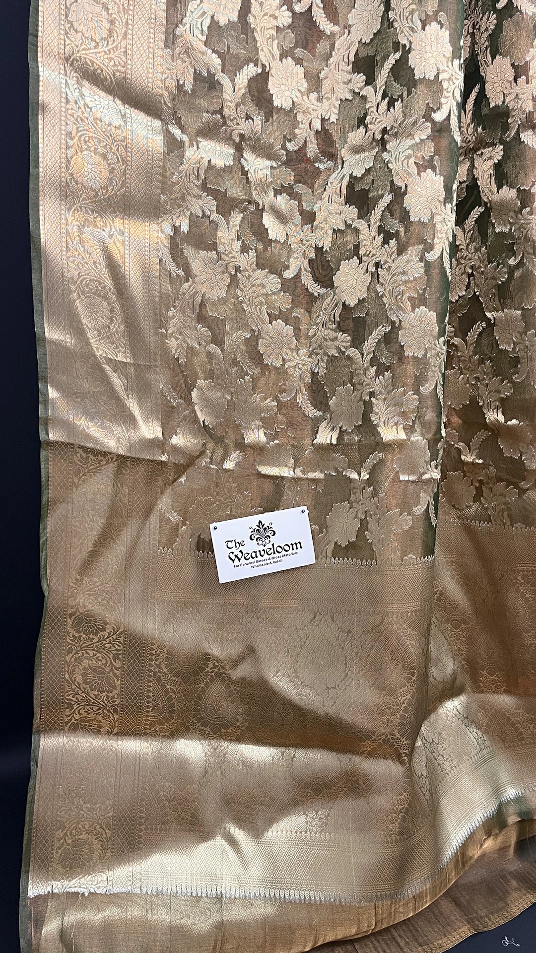 Green Tissue Silk Pure Banarasi Saree Gold Floral Jaal Pallu - The Weaveloom