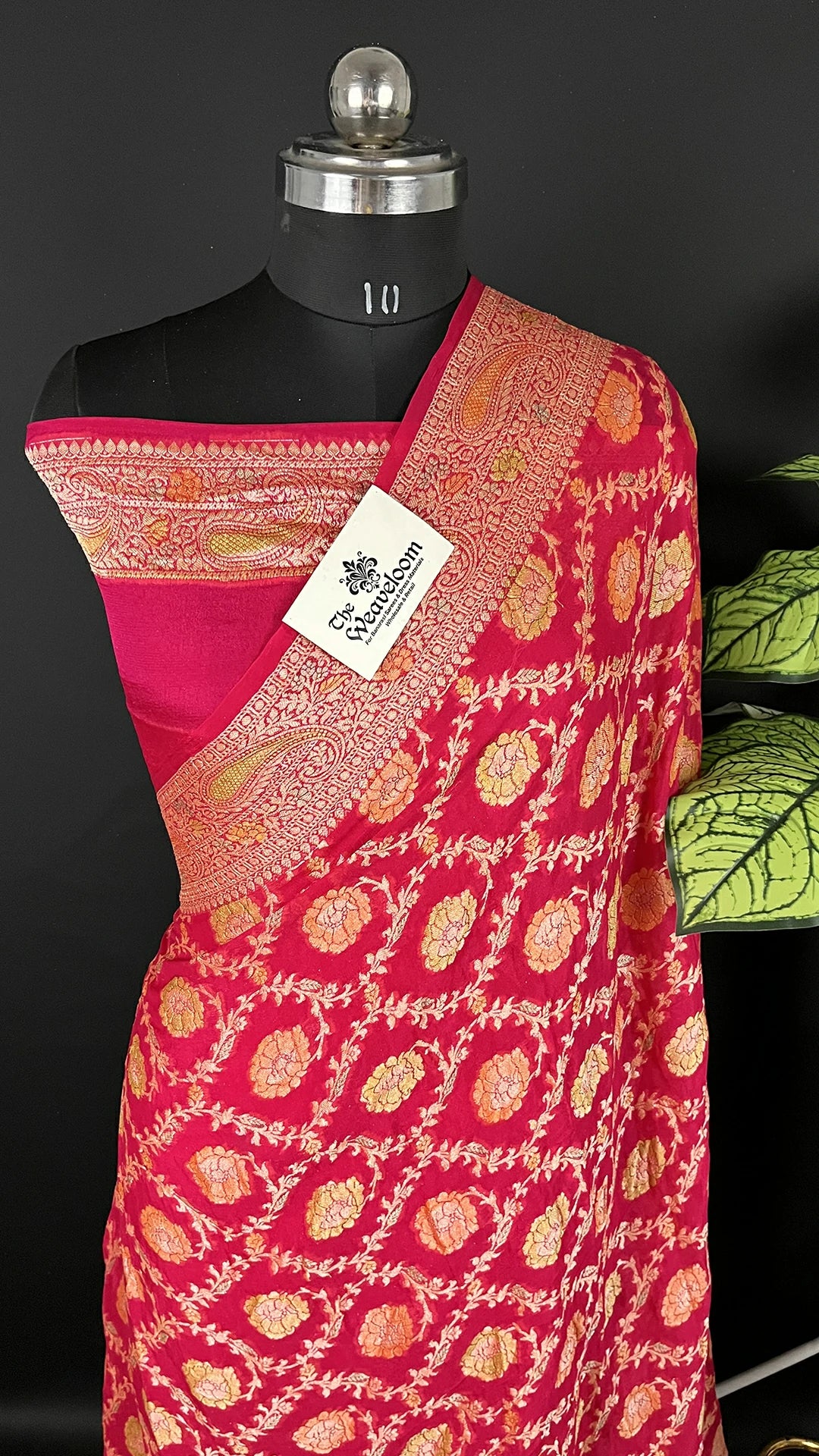 Hot Pink Crepe Georgette Pure Banarasi Saree Handbrush Zari Floral Jaal - The Weaveloom