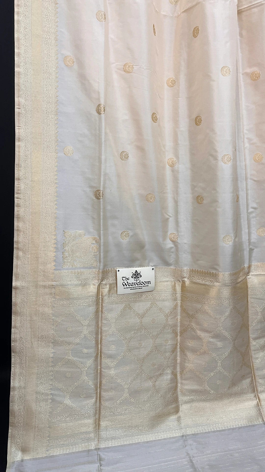 Ivory Pure Katan Silk Chand Tara Motifs Handloom Banarasi Saree with Rich Zari Border by The Weaveloom