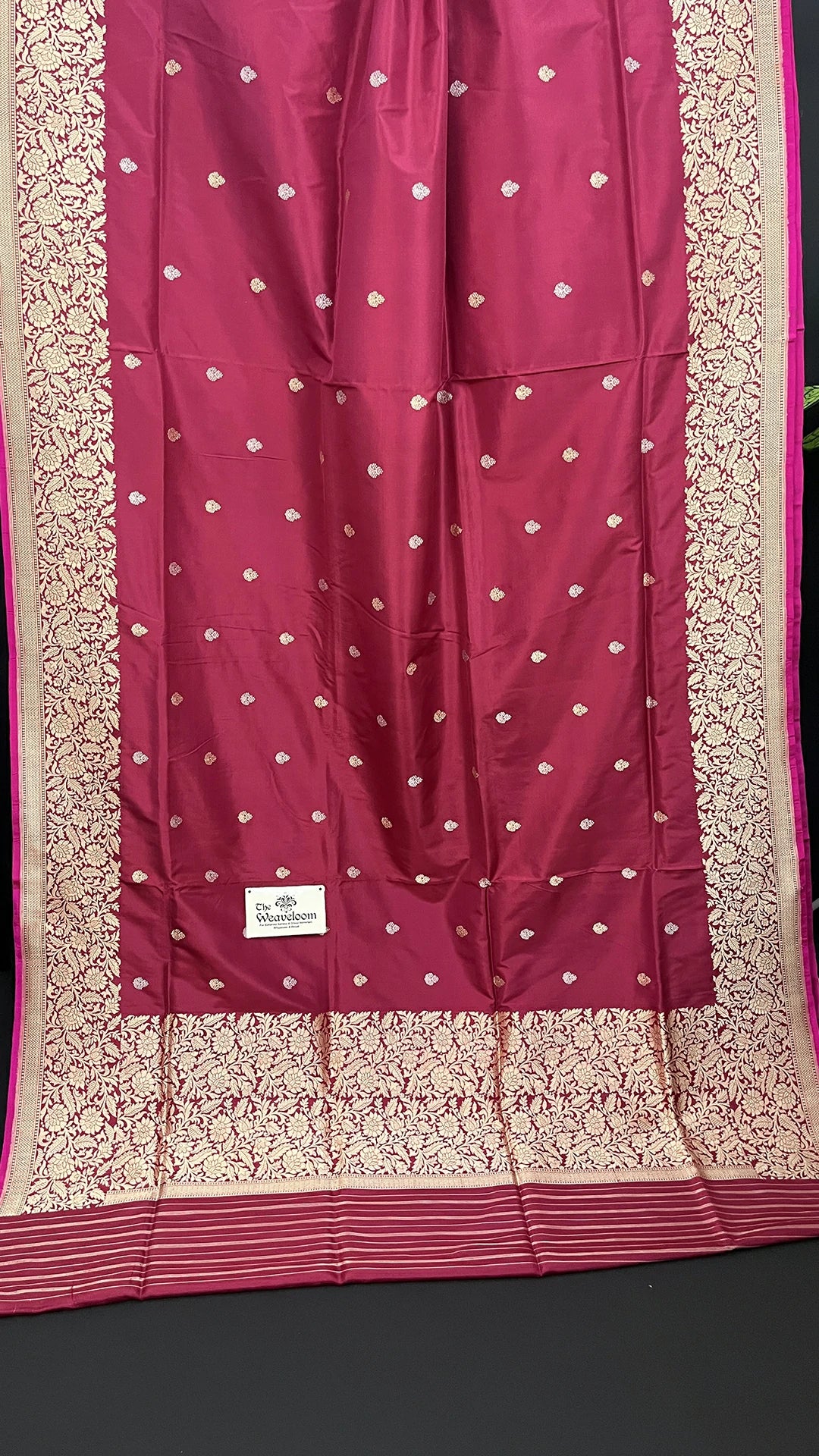 Maroon Pure Katan Silk Kadwa Handloom Banarasi Saree Gold Zari Buti Floral Border — The Weaveloom