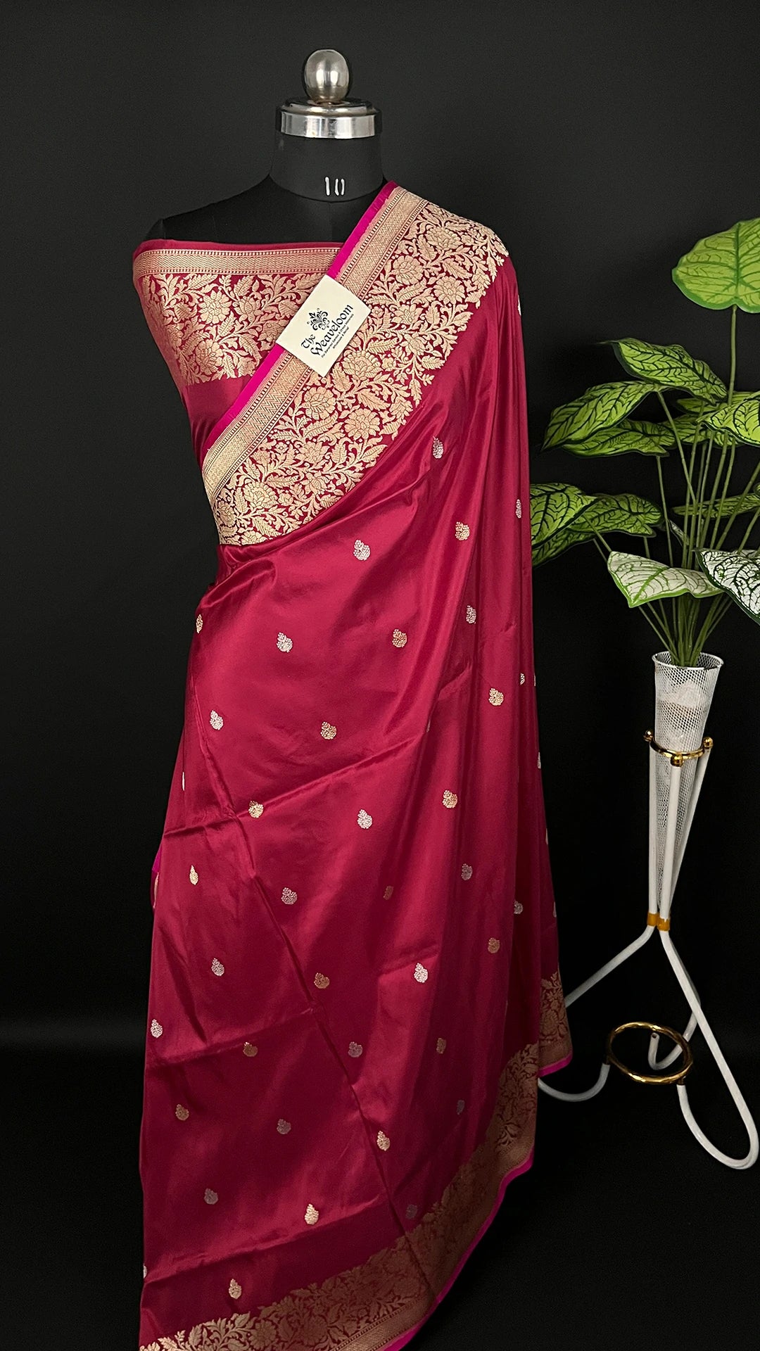 Maroon Pure Katan Silk Kadwa Handloom Banarasi Saree Gold Zari Buti Floral Border — The Weaveloom