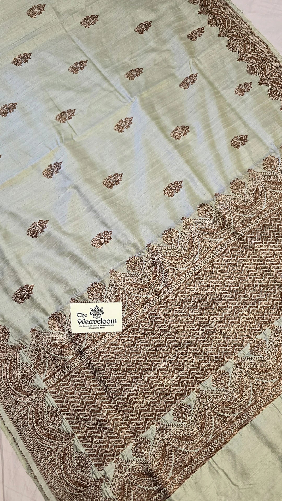 Mint Green Raw Silk Pure Handloom Banarasi Saree with Antique Zari Border & Buti Blouse – The Weaveloom