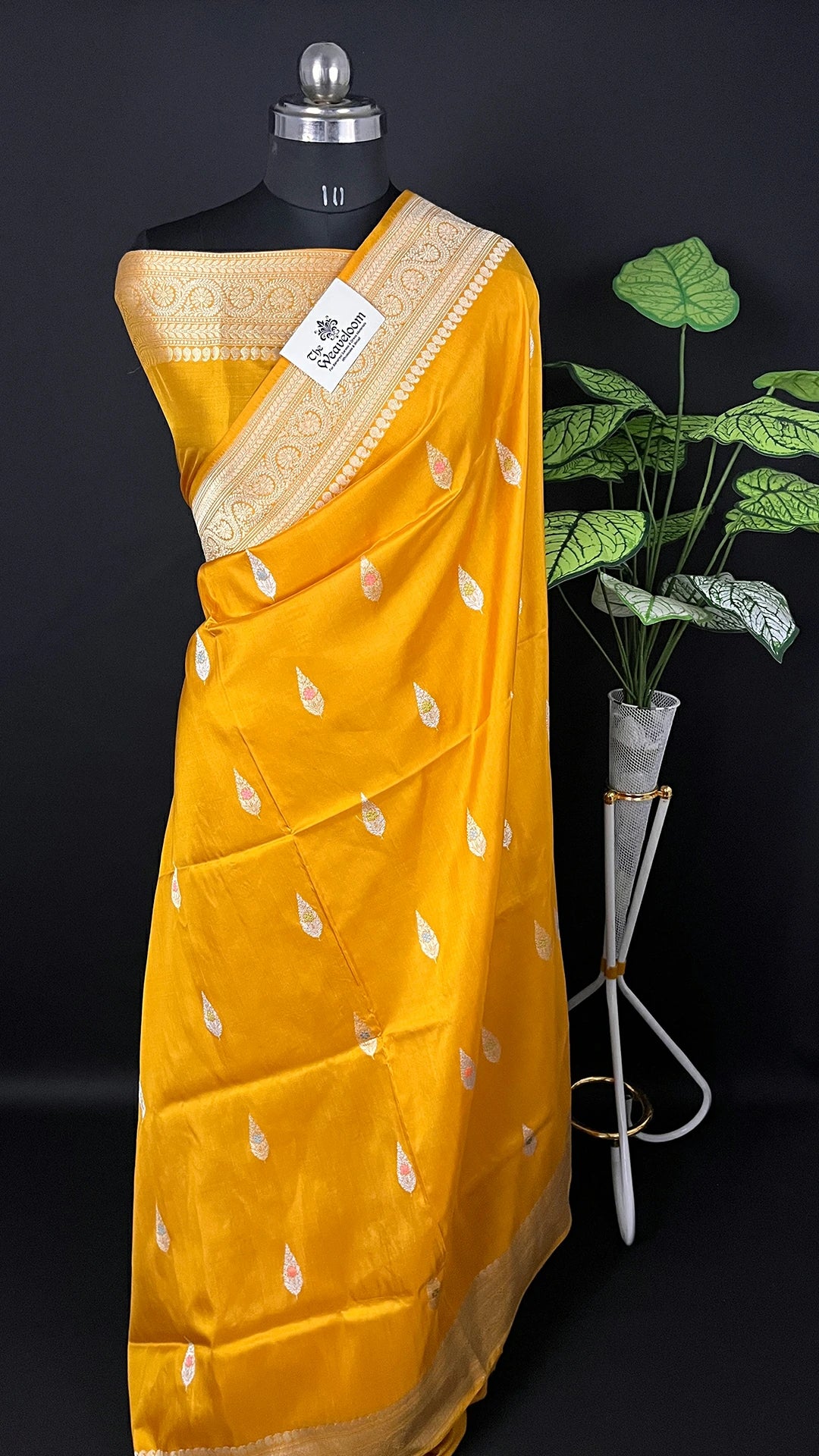 Mustard Pure Katan Silk Handloom Banarasi Saree With Multicolor Meenakari Paisley Buti – The Weaveloom