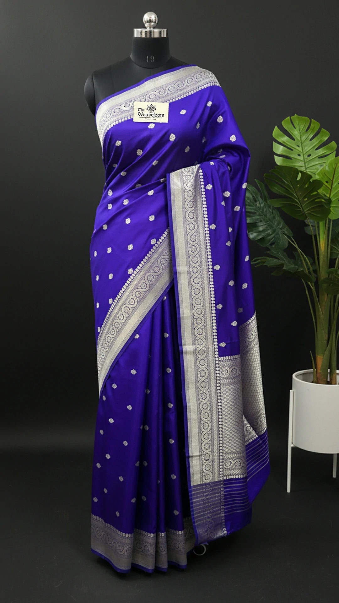 Navy Blue Pure Katan Silk Handloom Banarasi Saree Silver Zari Floral Butta Paisley Border - The Weaveloom