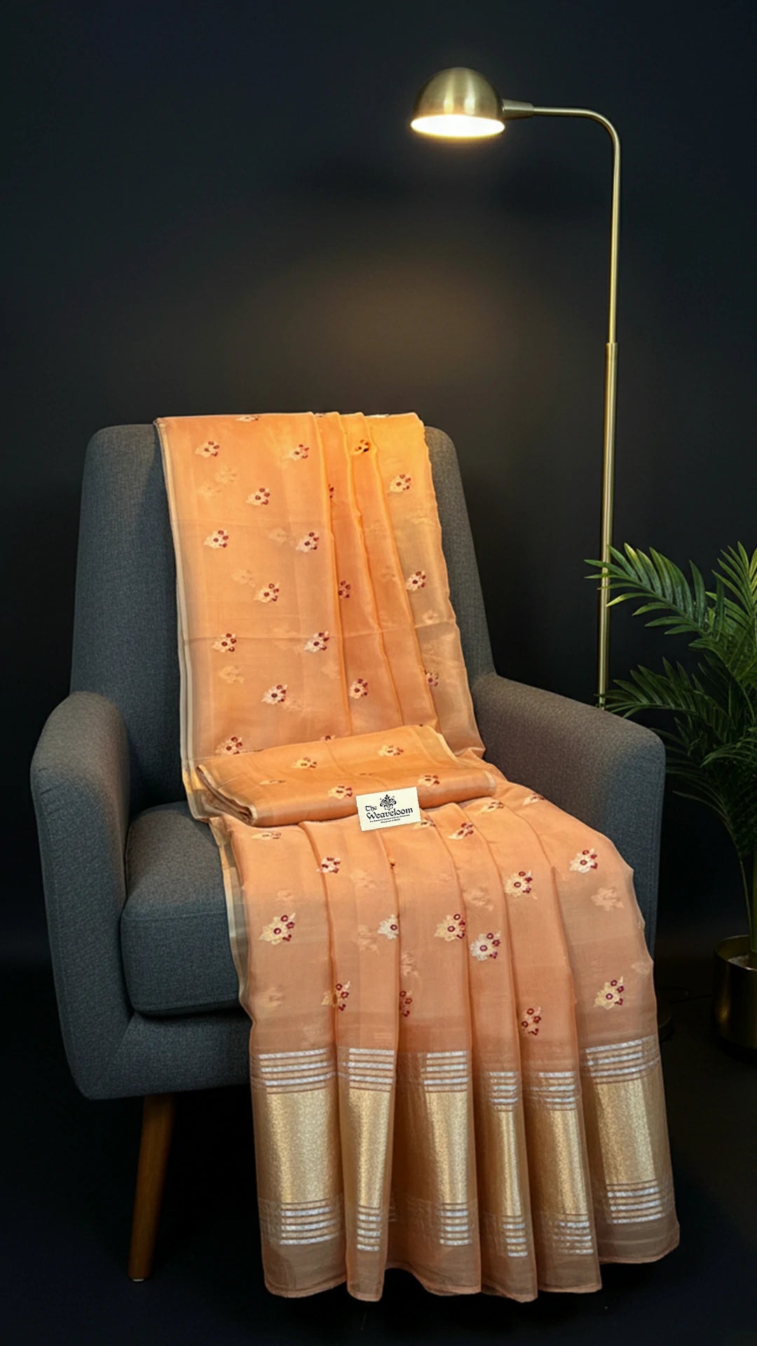Peach Kora Silk Pure Banarasi Saree Meenakari Floral Buti Kadwa Zari Pallu Heavy Blouse Piece - The Weaveloom