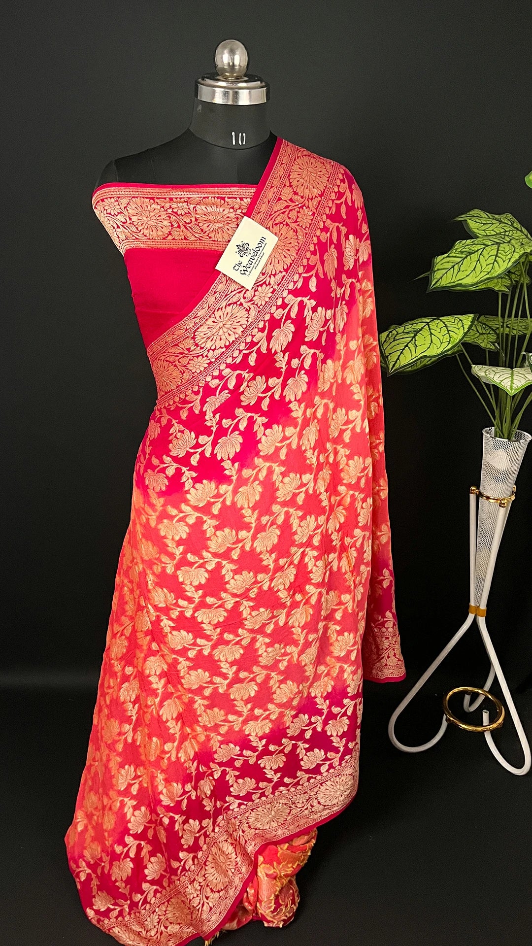 Peach & Strawberry Dual Tone Floral Zari Pure Crepe Georgette Banarasi Saree by The Weaveloom