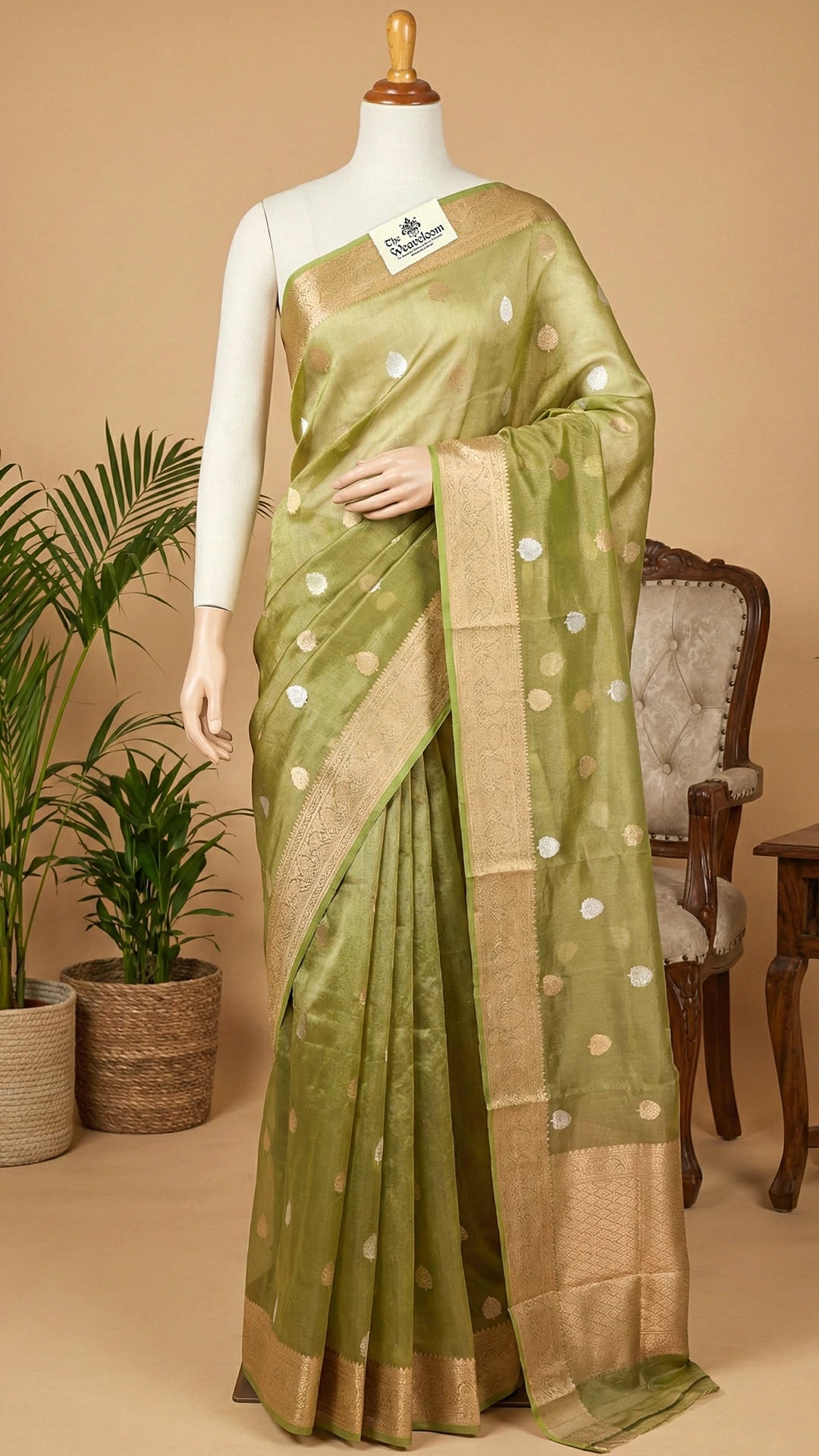 Pista Green Tissue Silk Kadwa Handloom Pure Banarasi Saree With Sona Rupa Zari Motifs – The Weaveloom