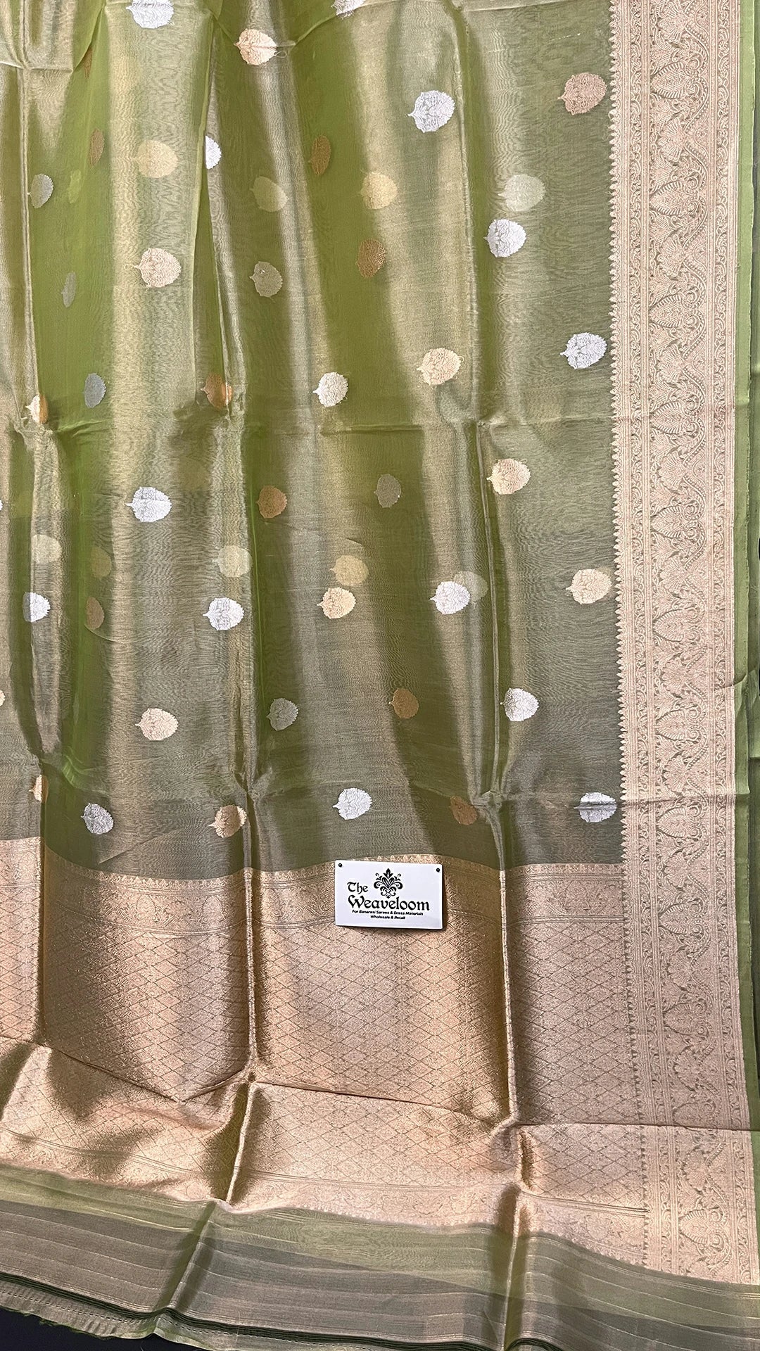 Pista Green Tissue Silk Kadwa Handloom Pure Banarasi Saree With Sona Rupa Zari Motifs – The Weaveloom