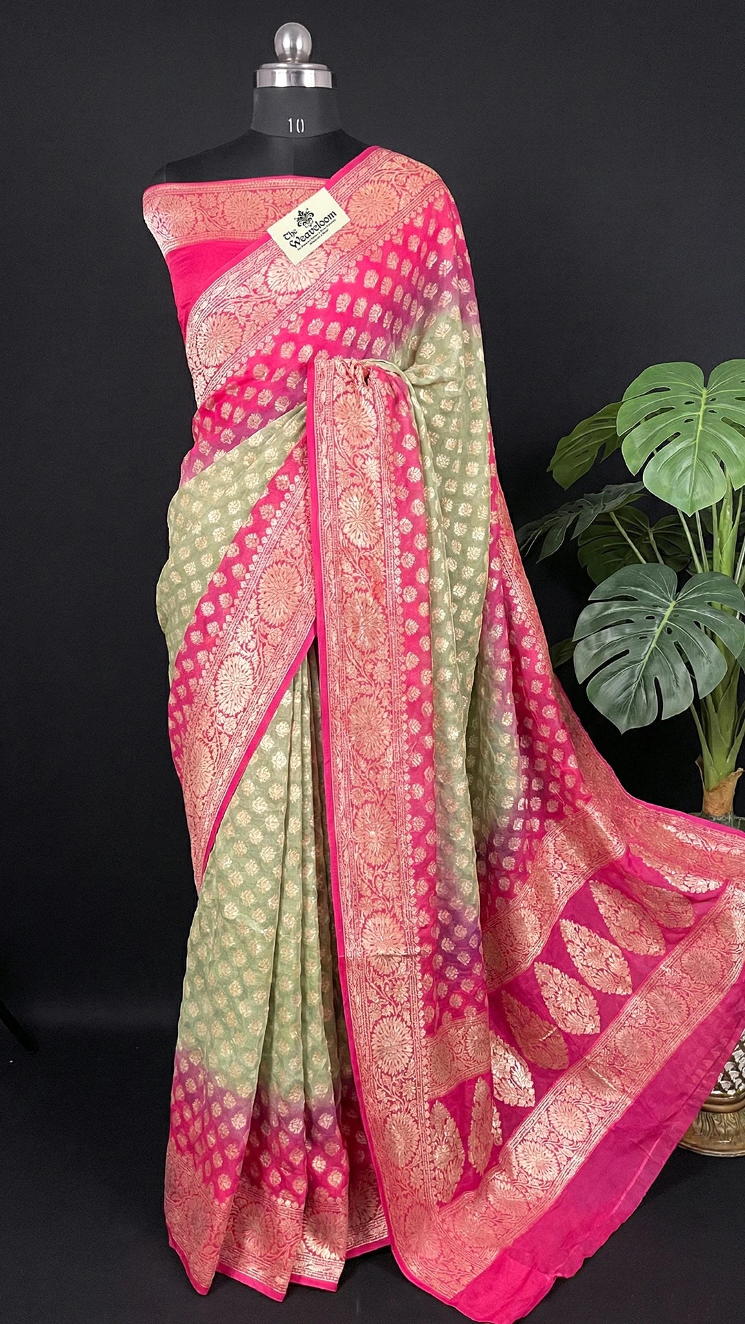 Pista & Strawberry Dual Tone Pure Crepe Georgette Banarasi Saree with Golden Zari Butti – The Weaveloom