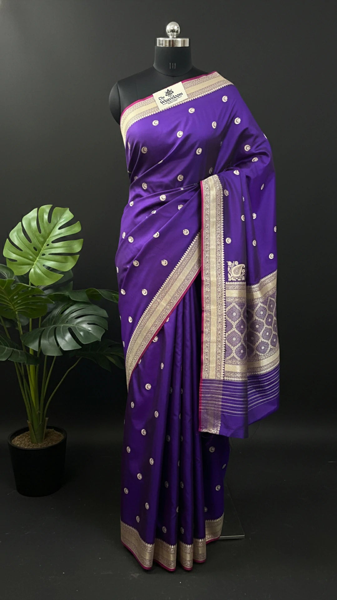 Purple Pure Katan Silk Handloom Banarasi Saree with Chand Tara Motifs – The Weaveloom