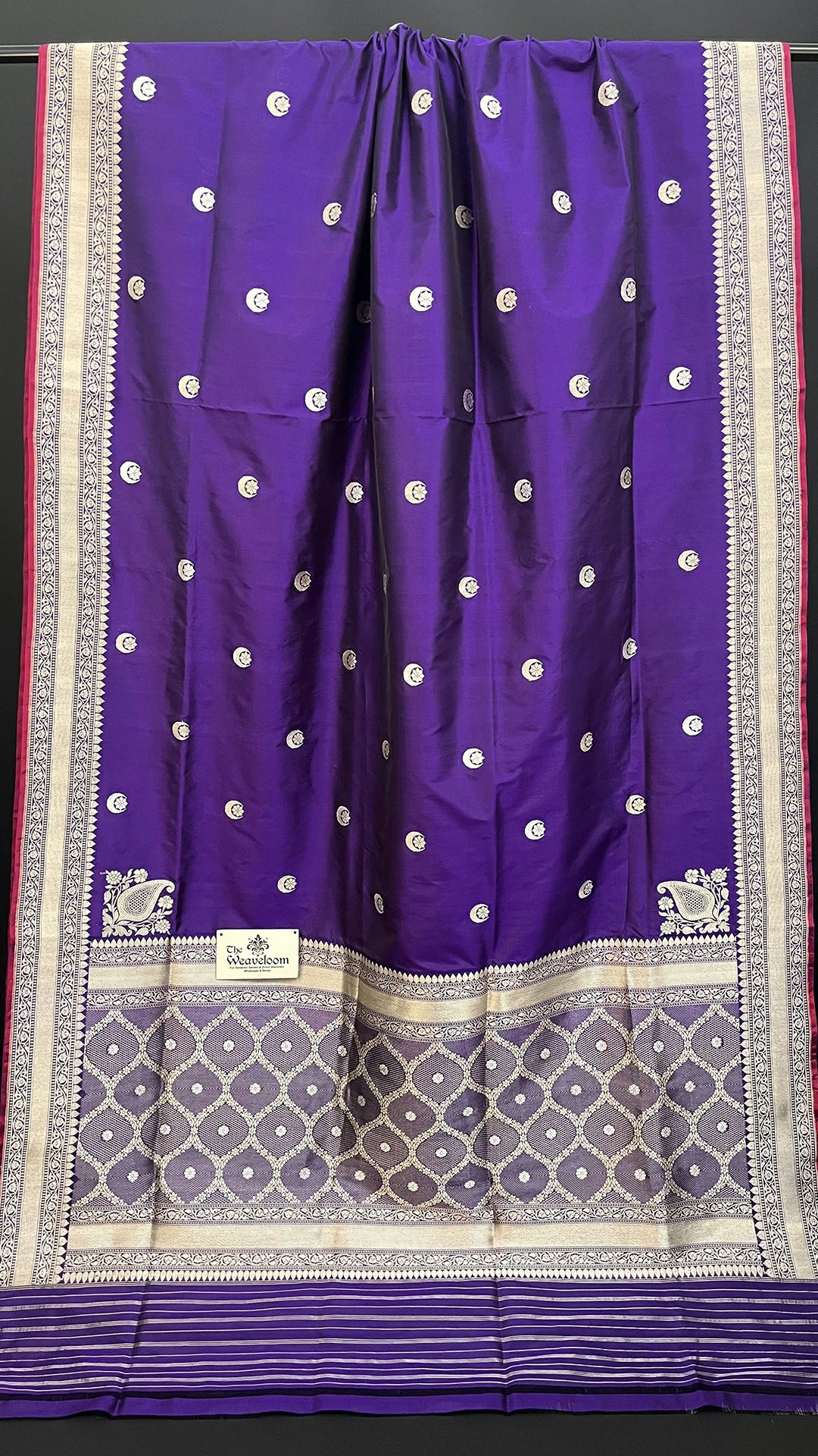 Purple Pure Katan Silk Handloom Banarasi Saree with Chand Tara Motifs – The Weaveloom