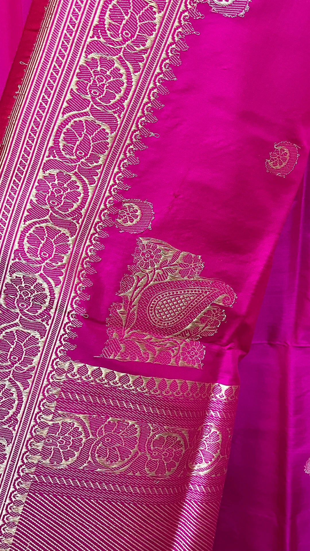Rani Pink Pure Katan Silk Handloom Banarasi Saree with Chand Tara Motifs by The Weaveloom
