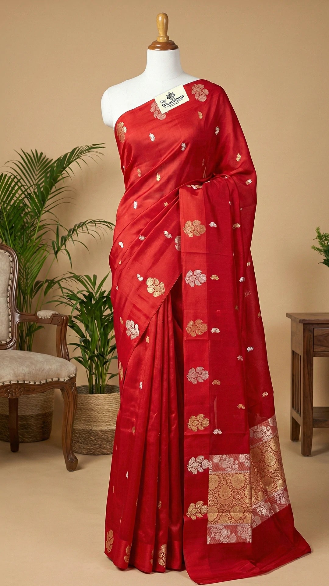 Red Kora Silk Banarasi Saree With Sona Rupa Zari Floral Buta Rich Pallu The Weaveloom