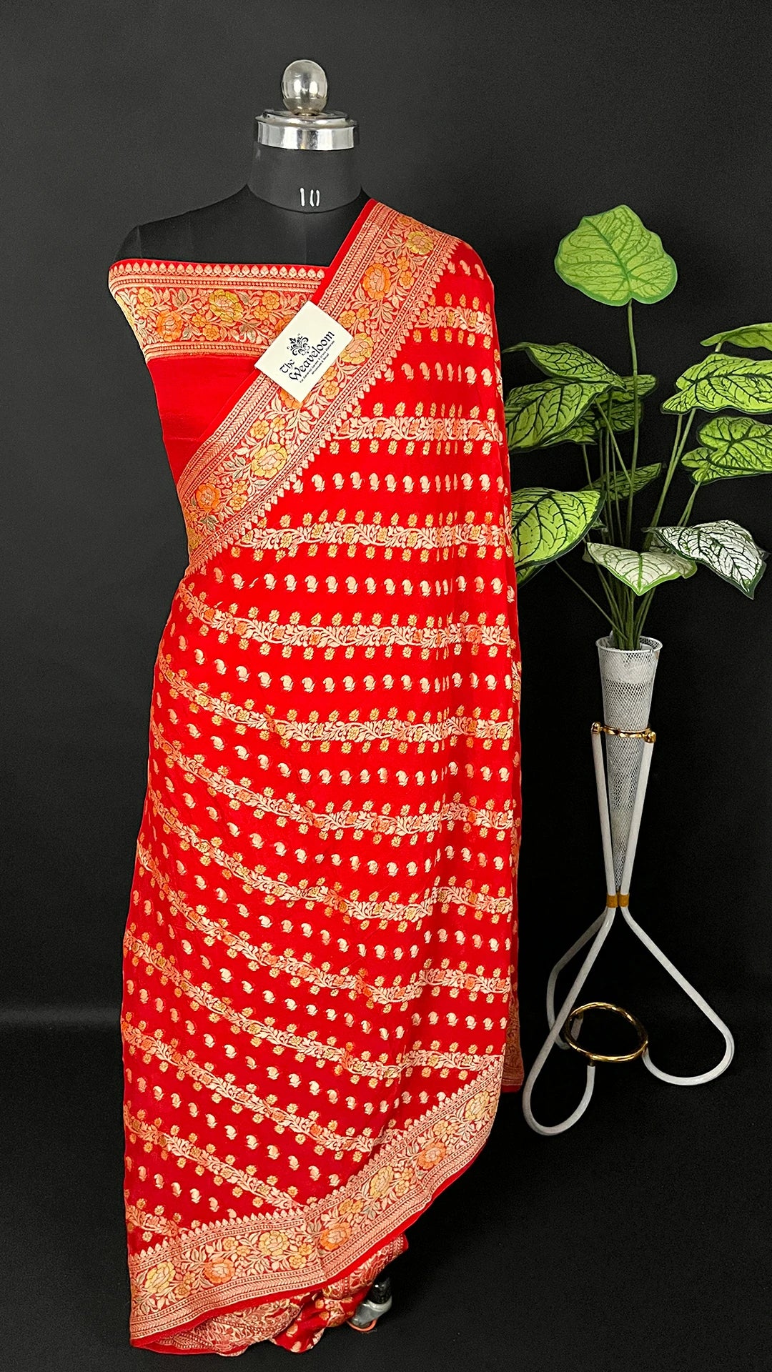 Red Pure Crepe Georgette Banarasi Saree With Zari And Handbrush Floral Work - The Weaveloom