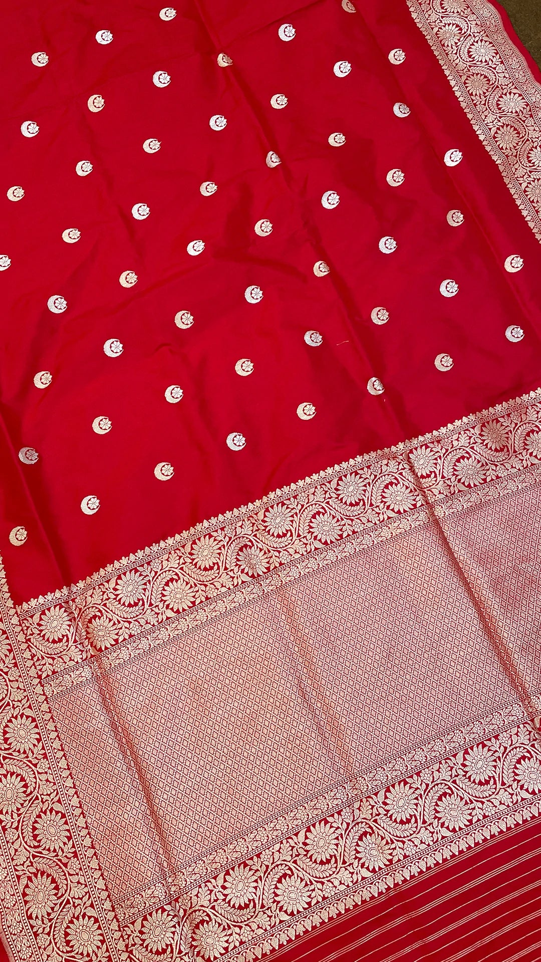 Red Pure Katan Silk Handloom Banarasi Saree with Sona Rupa Chand Tara Motifs by The Weaveloom
