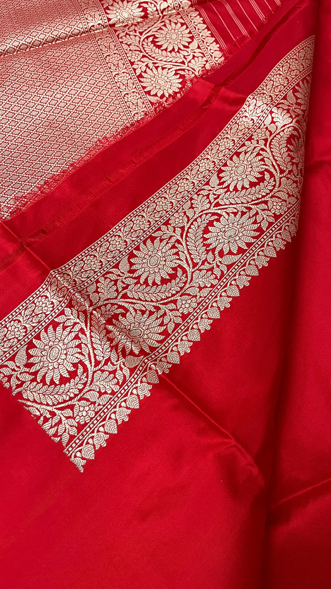Red Pure Katan Silk Handwoven Banarasi Saree with Kadwa Floral Buti and Zari Border by The Weaveloom