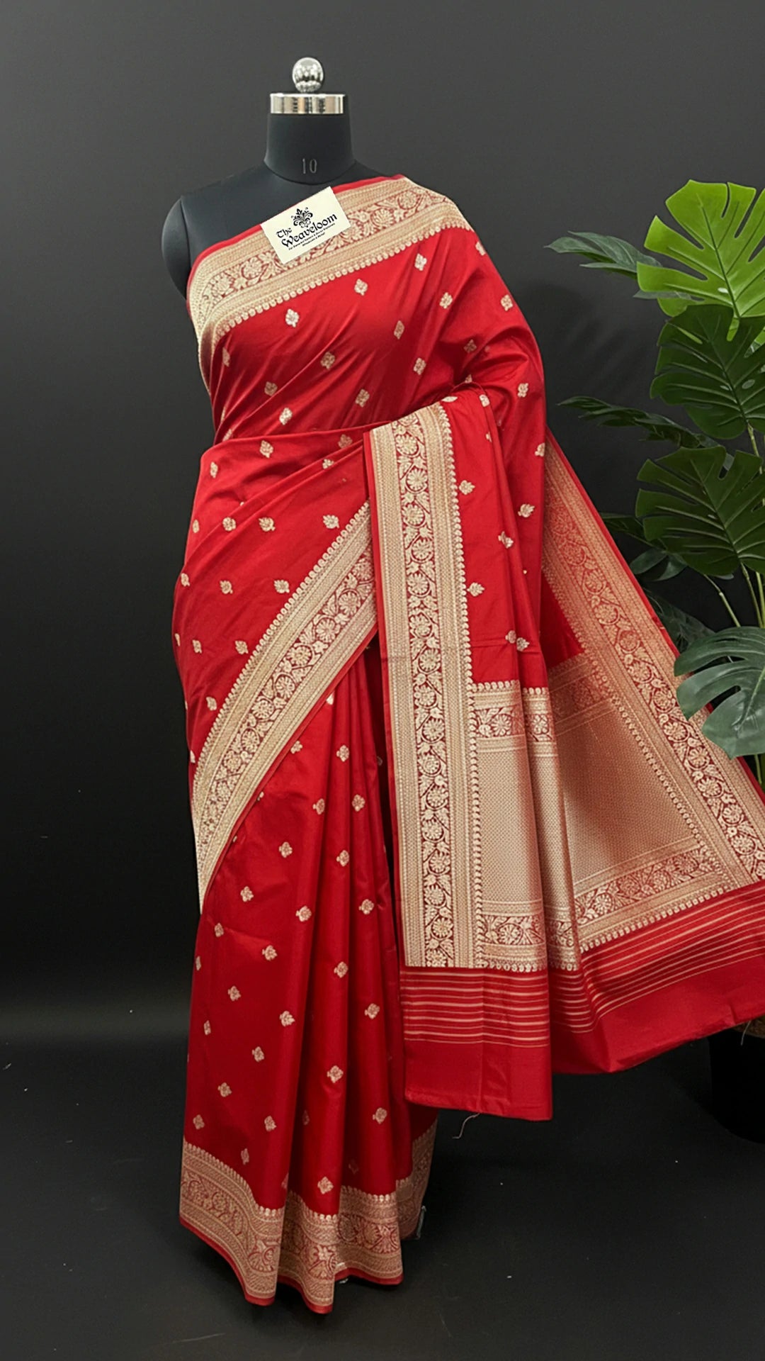 Red - Pure Katan Silk Kadwa Handloom Banarasi Saree with Gold Zari Buti Floral Border - The Weaveloom