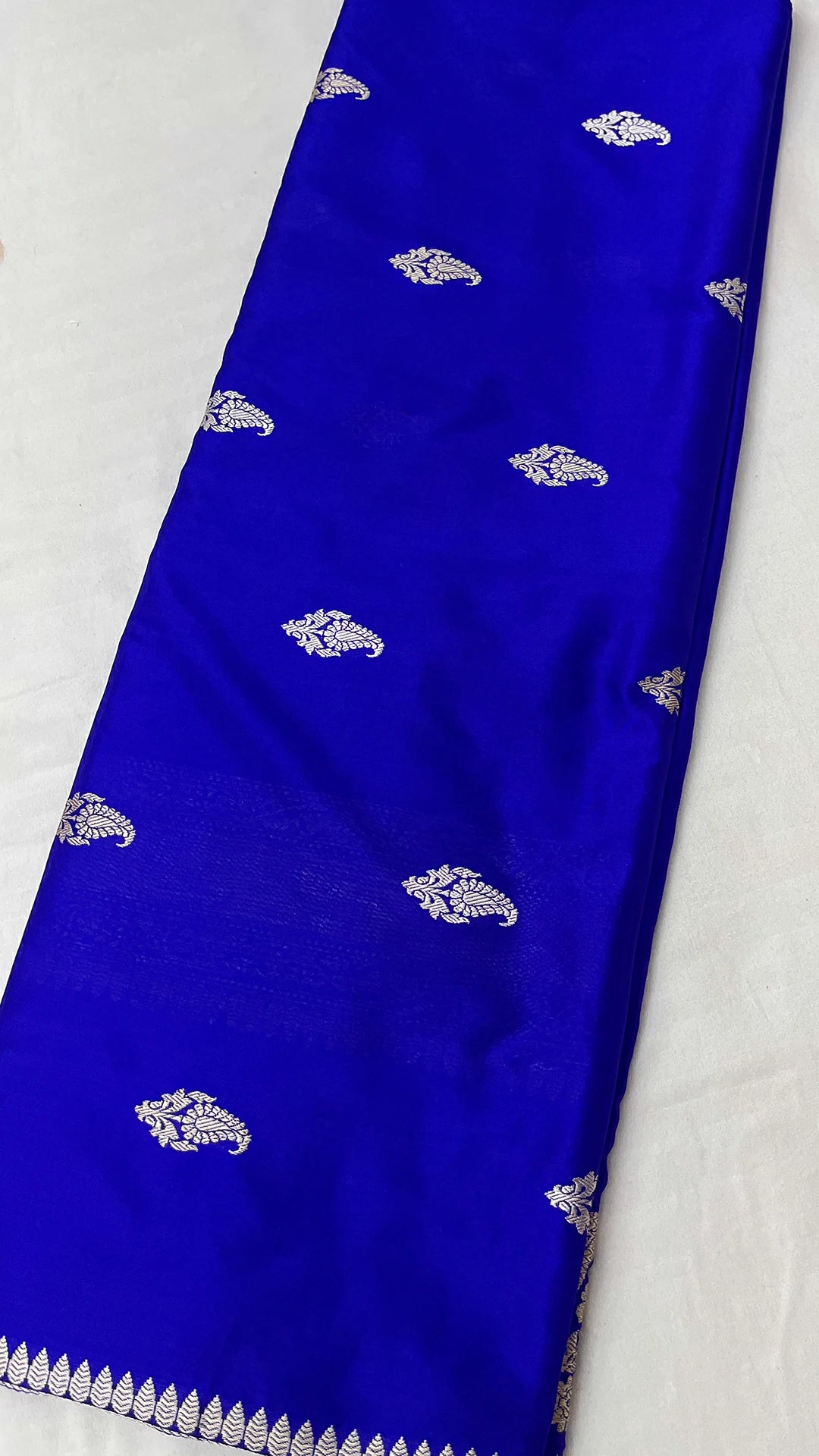 Royal Blue Katan Silk Banarasi Saree With Silver Zari Buti And Geometric Pallu by The Weaveloom