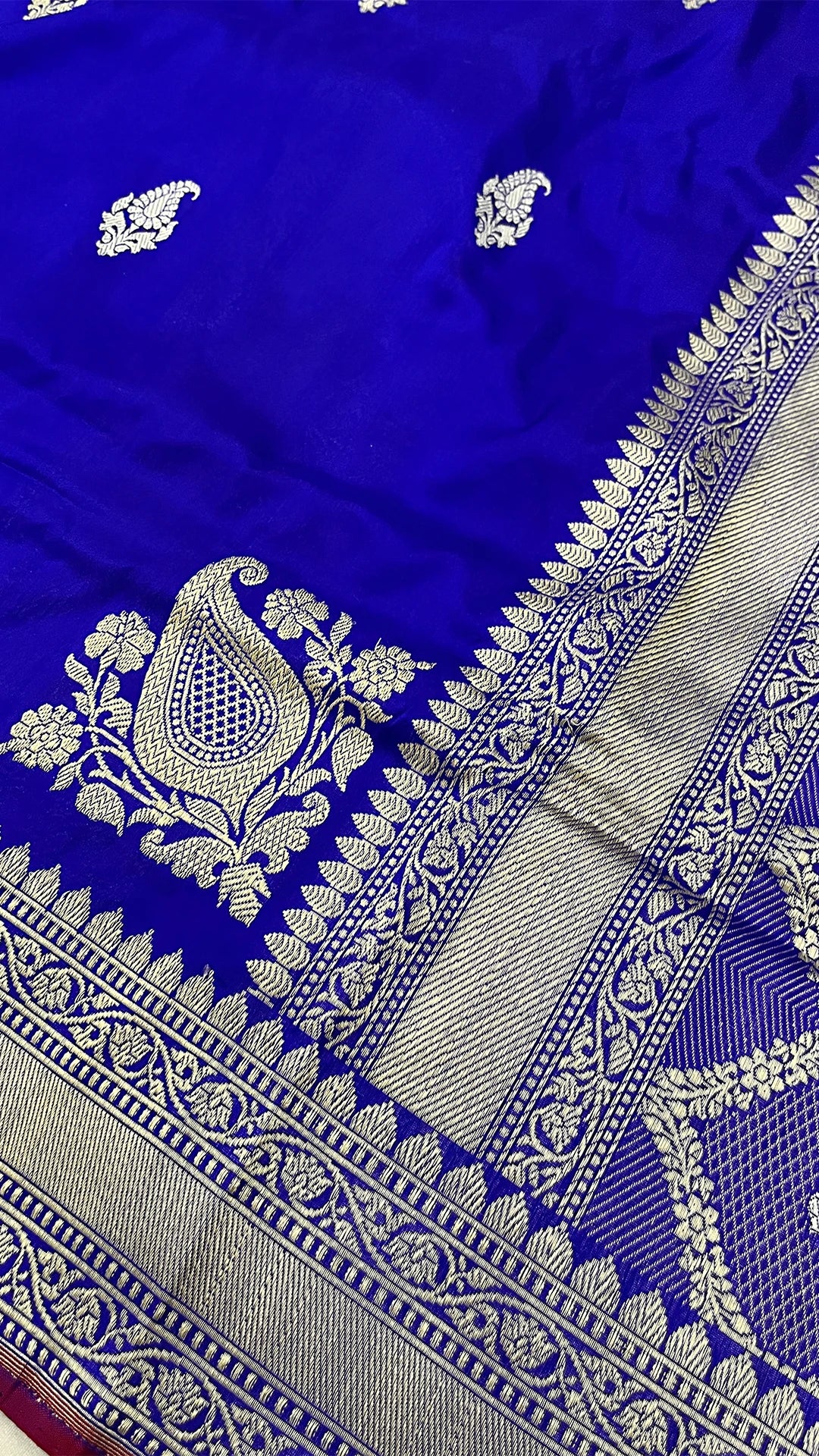 Royal Blue Katan Silk Banarasi Saree With Silver Zari Buti And Geometric Pallu by The Weaveloom