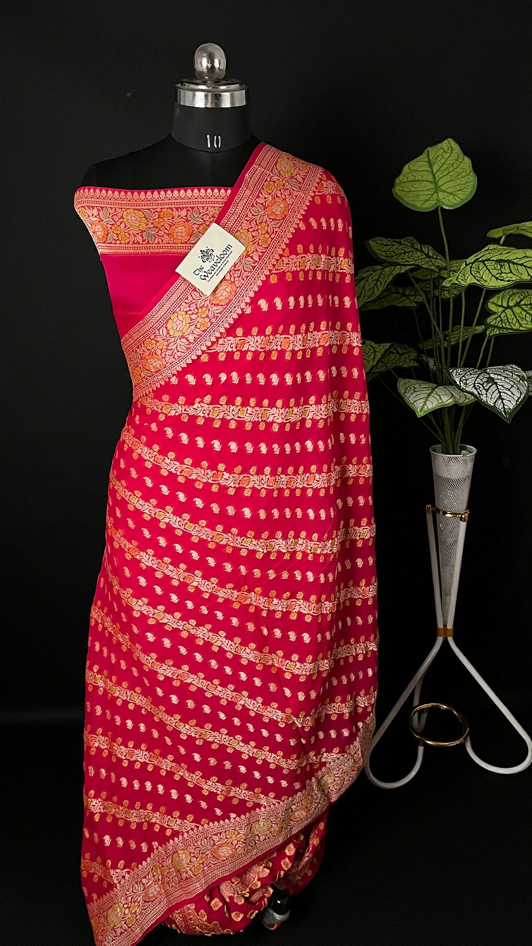 Strawberry Crepe Georgette Pure Banarasi Saree With Handbrush Dyed Floral Zari Border Pallu - The Weaveloom