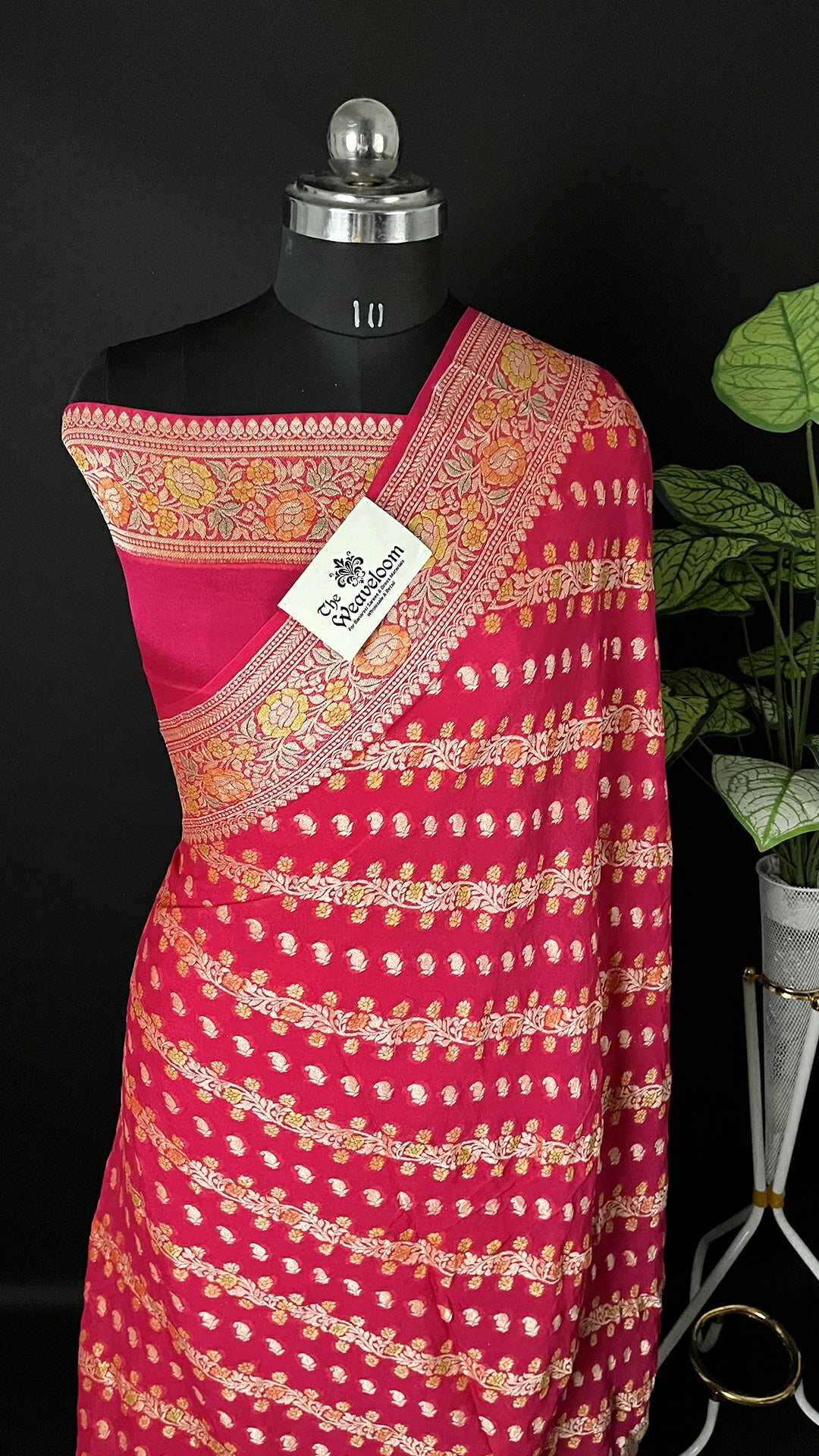 Strawberry Crepe Georgette Pure Banarasi Saree With Handbrush Dyed Floral Zari Border Pallu - The Weaveloom