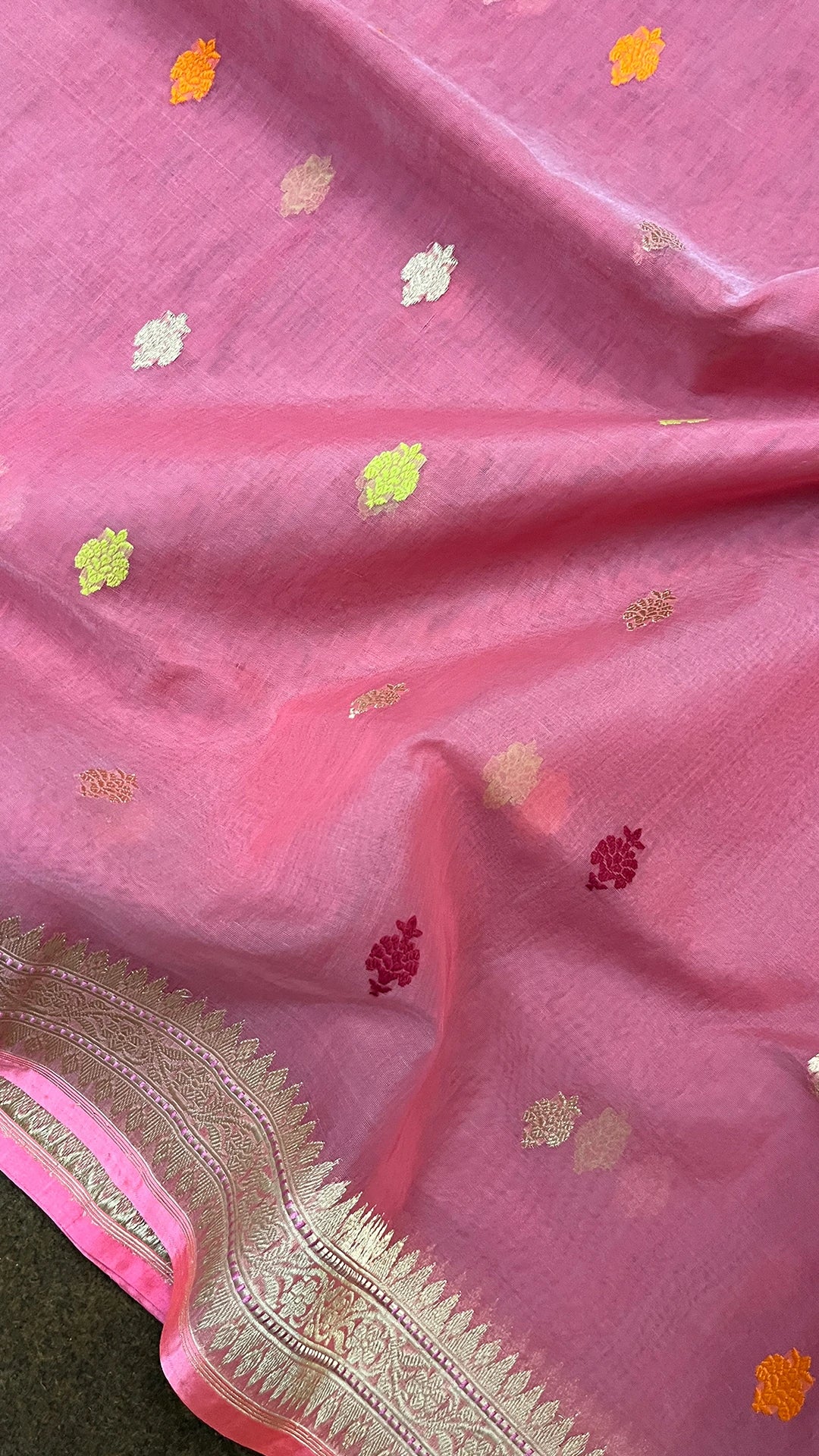 Strawberry Pure Kora Cotton Sona Rupa Zari Handloom Banarasi Saree With Kadwa Weave – The Weaveloom