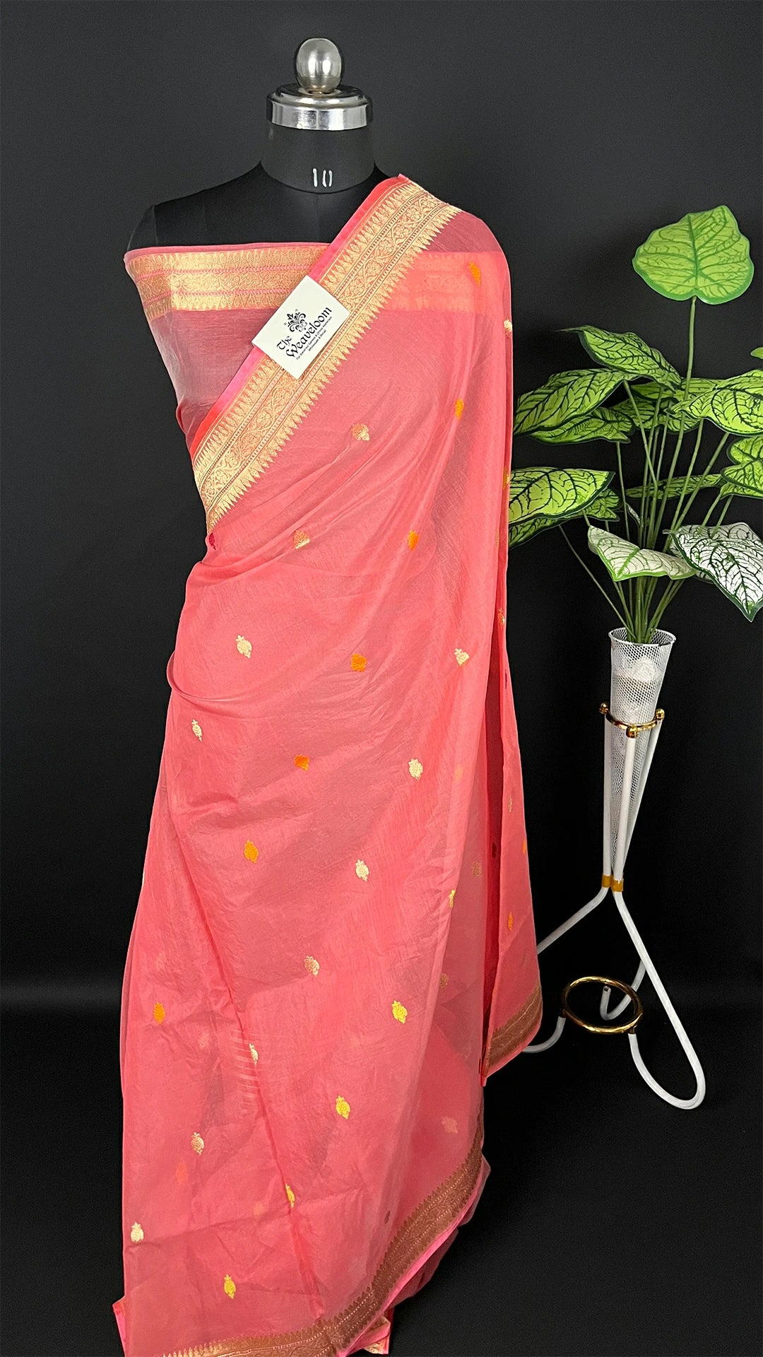 Strawberry Pure Kora Cotton Sona Rupa Zari Handloom Banarasi Saree With Kadwa Weave – The Weaveloom