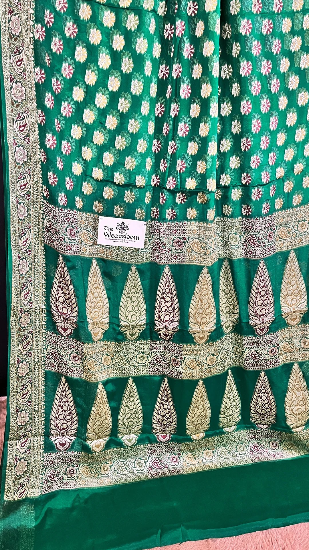 The Weaveloom Green Floral Buti Khaddi Chiffon Pure Banarasi Saree With Meenakari Border And Paisley Pallu