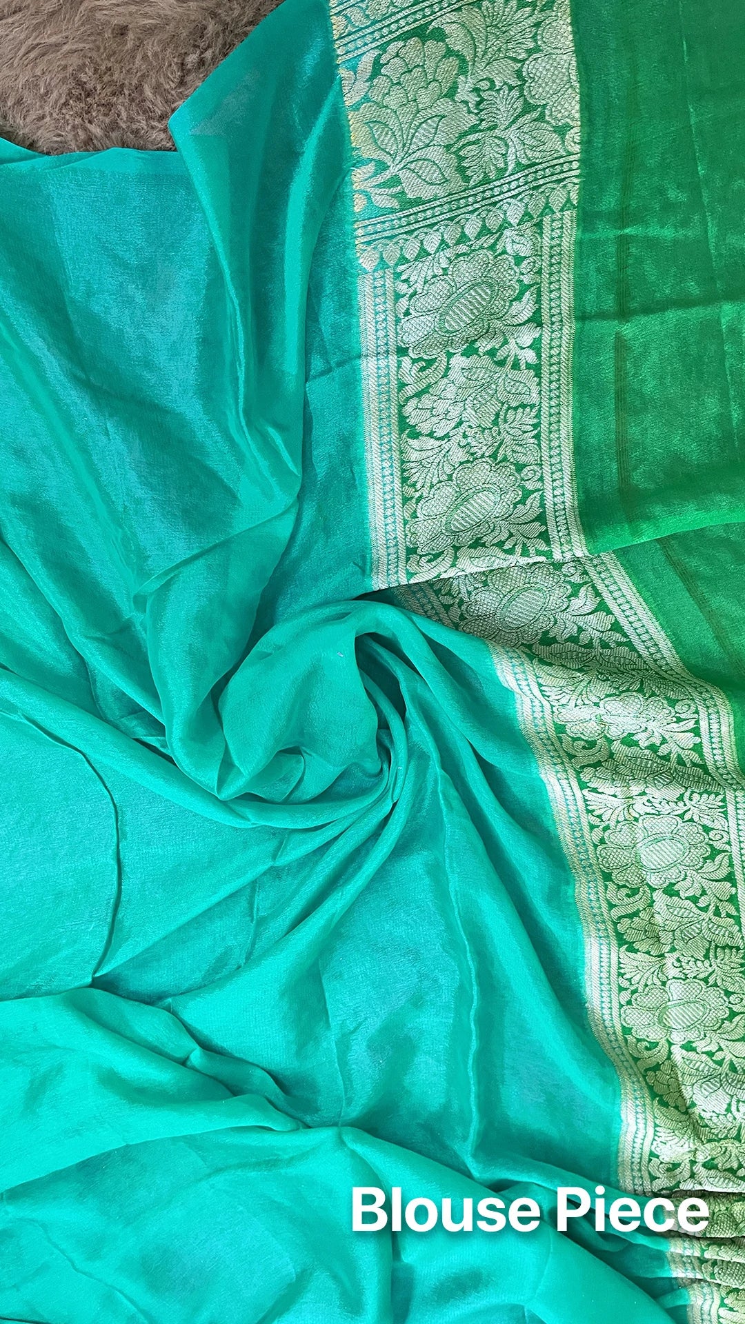 The Weaveloom Sea Green Rangkat Pattern Pure Crepe Georgette Golden Zari Banarasi Saree