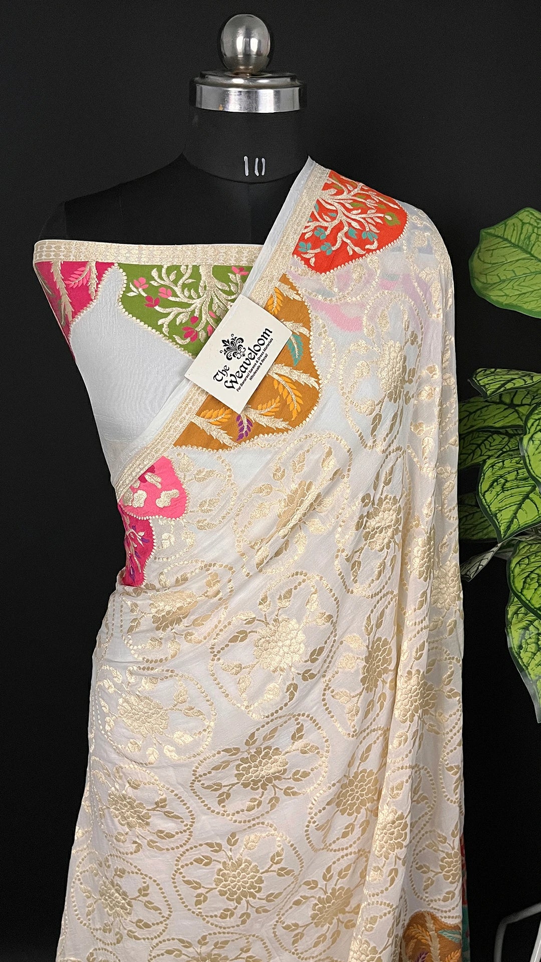 White Khaddi Georgette Pure Banarasi Saree Water Zari Meenakari Scallop Border - The Weaveloom