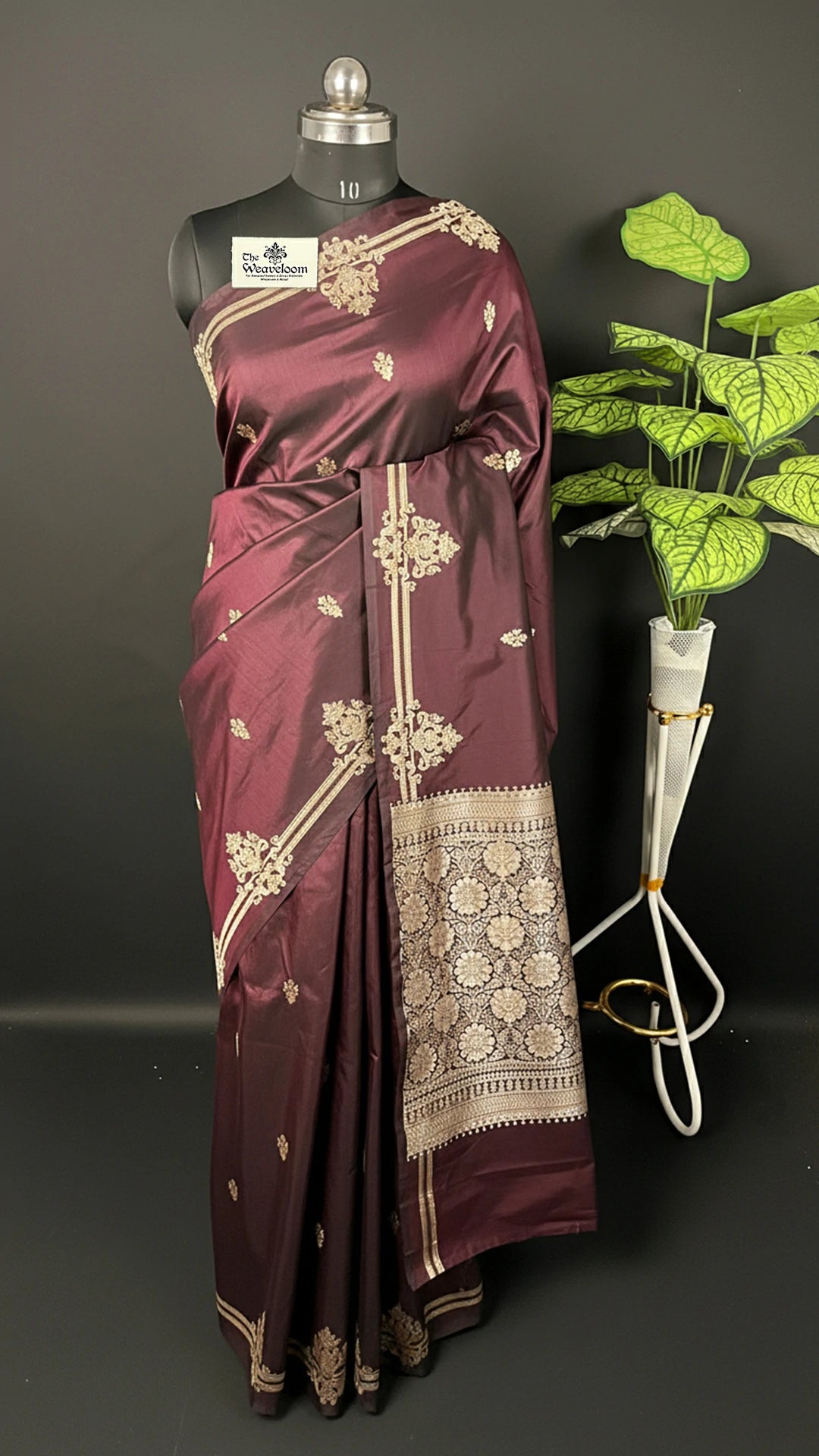 Pure Katan Silk Handwoven (Kadwa) Banarasi Saree with Gold Zari Floral Border - The Weaveloom
