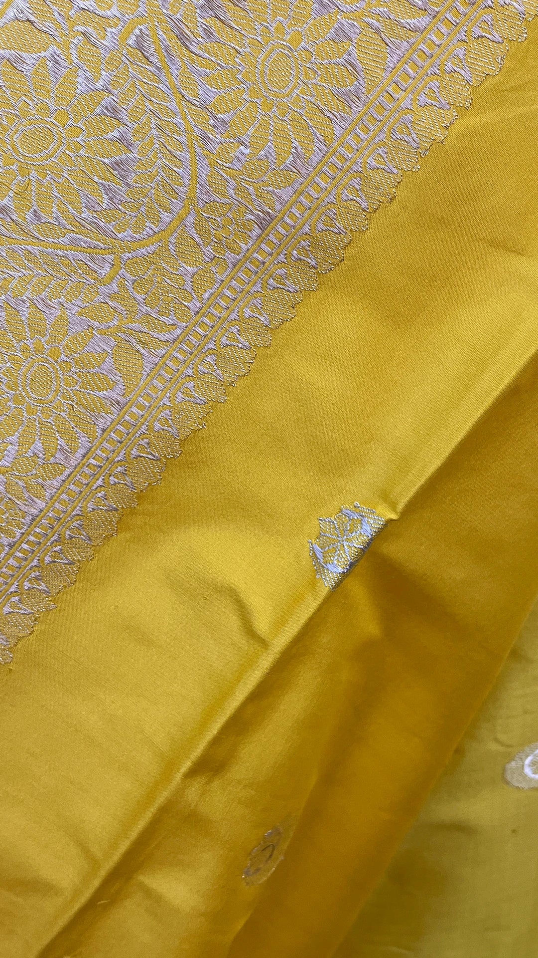 Yellow Pure Katan Silk Chand Tara Motifs Banarasi Saree with Silver Zari Border by The Weaveloom